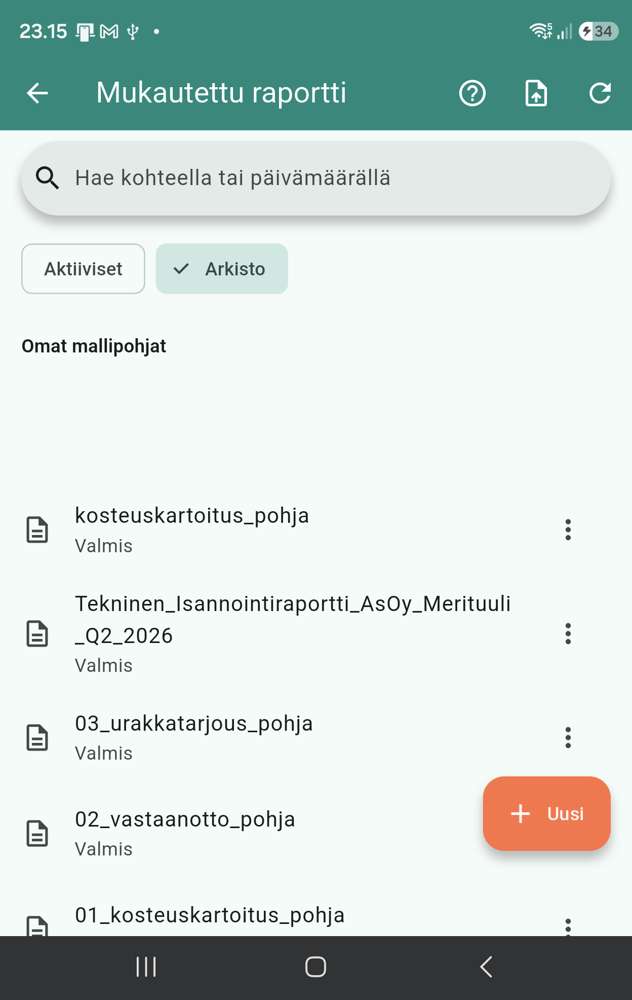 Mukautettujen raporttien lista omalla pohjalla